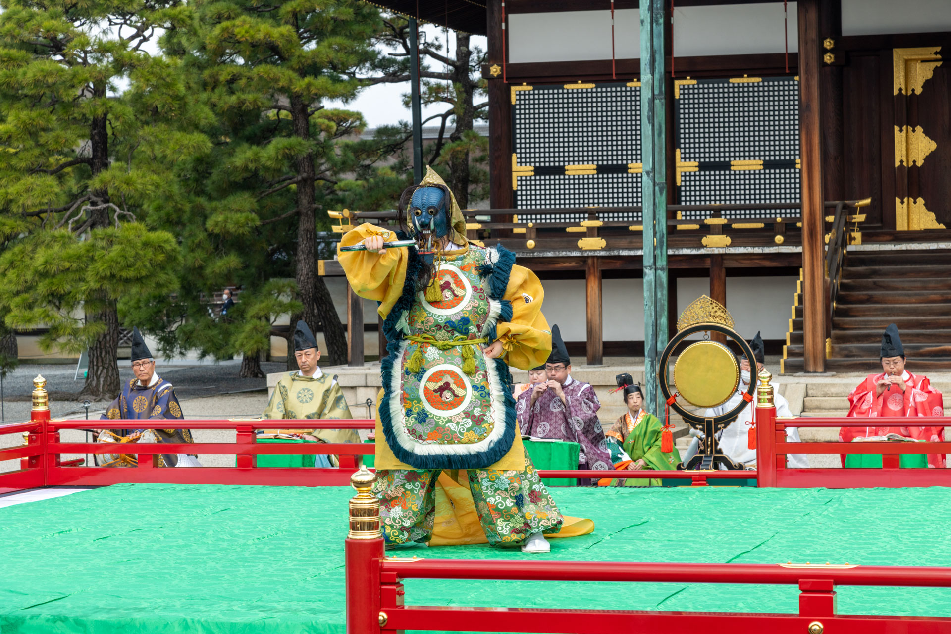 特別公開の催し「蹴鞠と雅楽」 - 京都御所