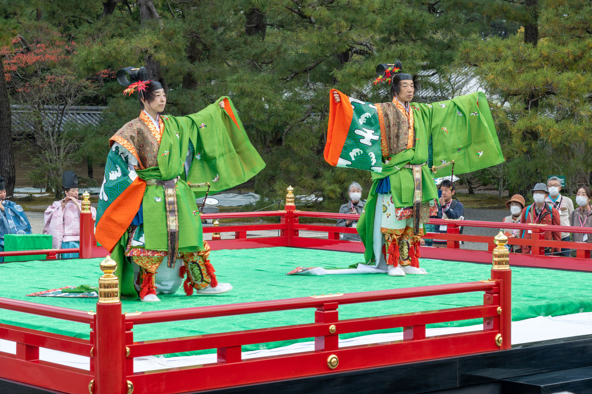 特別公開の催し「蹴鞠と雅楽」 - 京都御所