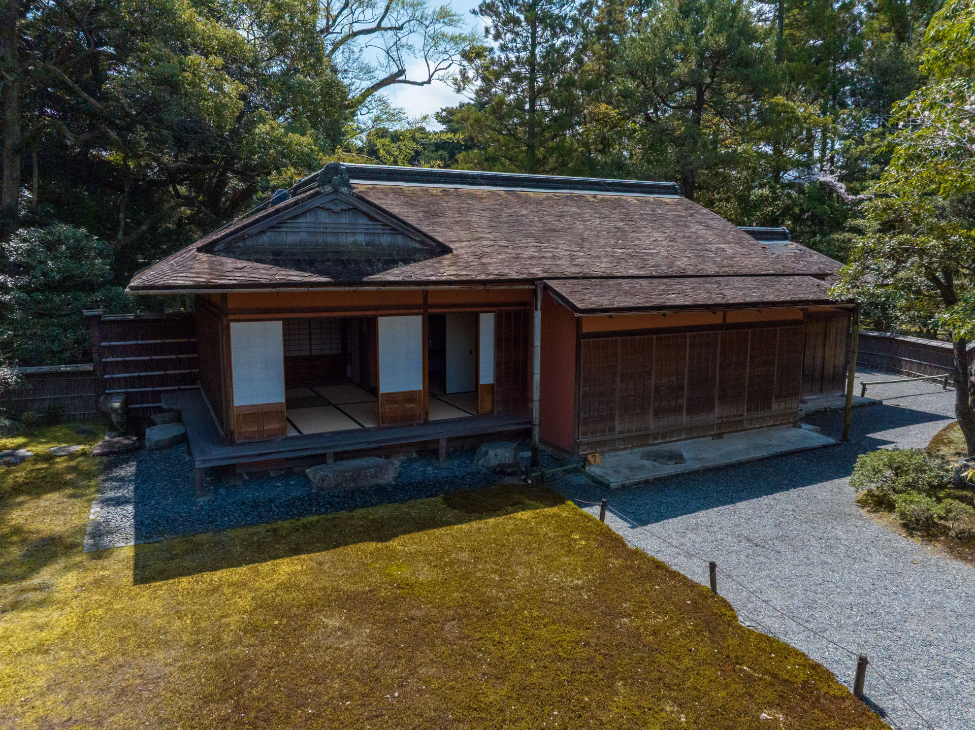 醒花亭の屋根葺替 - 京都御所