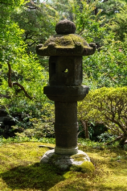 春日型灯籠 - 京都御所