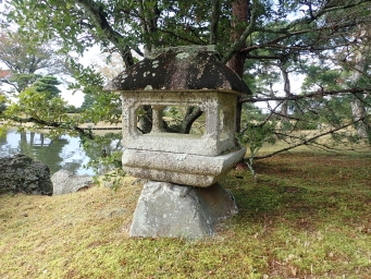 観修寺型 灯籠 小サイズ【お値打ち】 【公式通販】