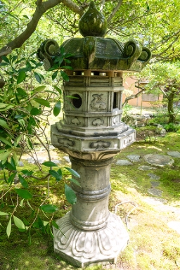 2160様感謝‼️支援感謝‼️天然石の美‼️春日灯籠「鹿陽刻に月」庭園造園 2160様感謝‼️支援感謝‼️天然石の美‼️春日灯籠「鹿陽刻に